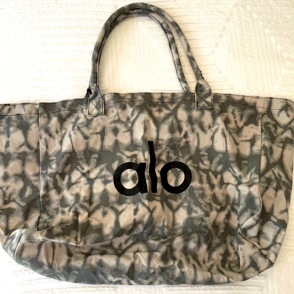 Grey tie dye Alo bag, never used.